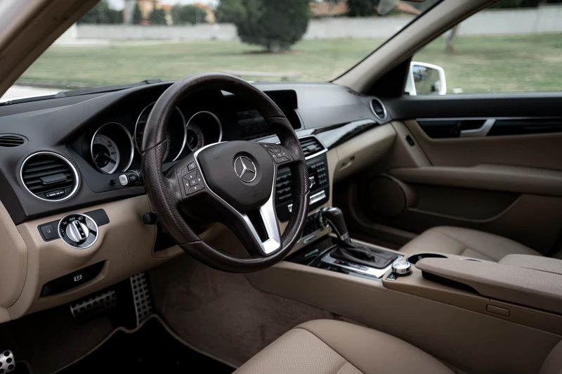 Mercedes-Benz C 350 C 350 4Matic AMG Pack, снимка 7 - Автомобили и джипове - 51454526