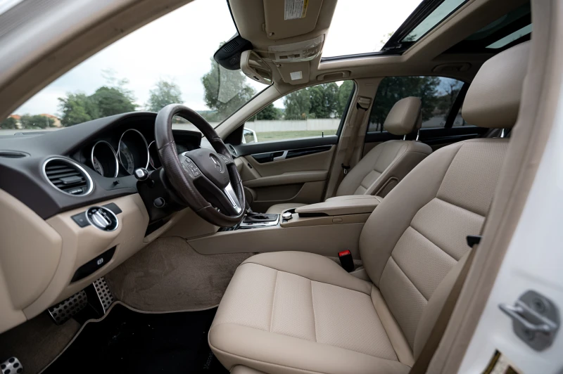 Mercedes-Benz C 350 C 350 4Matic AMG Pack, снимка 10 - Автомобили и джипове - 51454526