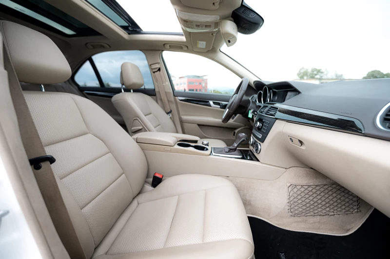 Mercedes-Benz C 350 C 350 4Matic AMG Pack, снимка 11 - Автомобили и джипове - 51454526