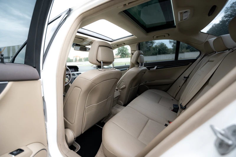 Mercedes-Benz C 350 C 350 4Matic AMG Pack, снимка 13 - Автомобили и джипове - 51454526