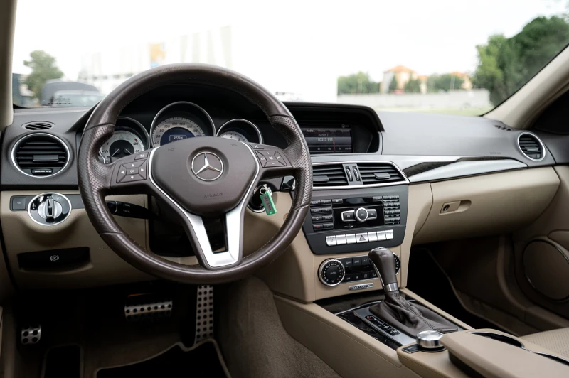 Mercedes-Benz C 350 C 350 4Matic AMG Pack, снимка 9 - Автомобили и джипове - 51454526