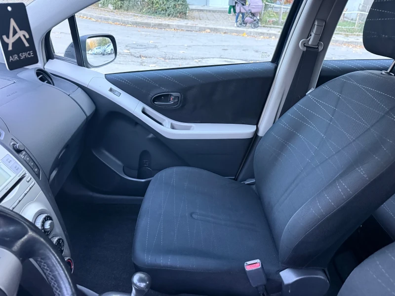Toyota Yaris, снимка 9 - Автомобили и джипове - 52159435