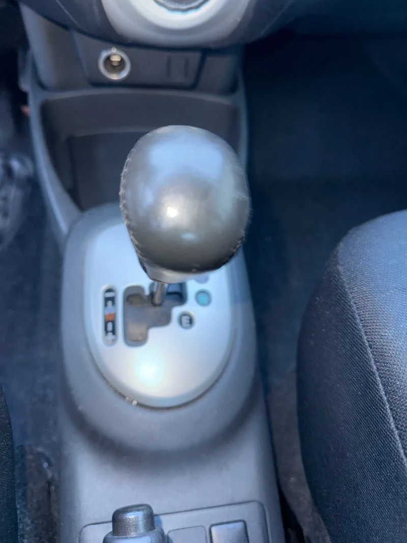 Toyota Yaris, снимка 11 - Автомобили и джипове - 52159435