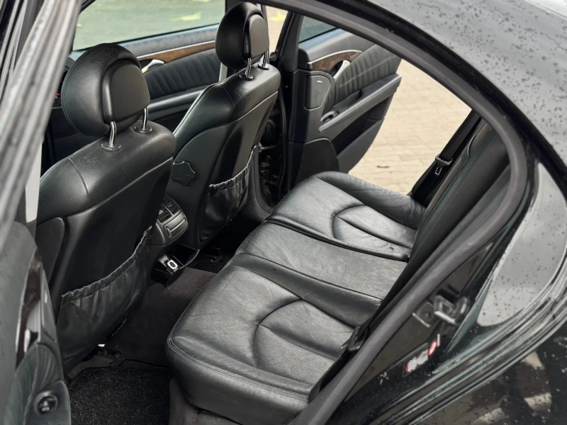 Mercedes-Benz E 270 2.7 CDI, снимка 9 - Автомобили и джипове - 52728828