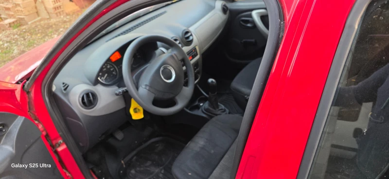 Dacia Sandero 1.4i, снимка 9 - Автомобили и джипове - 52239509