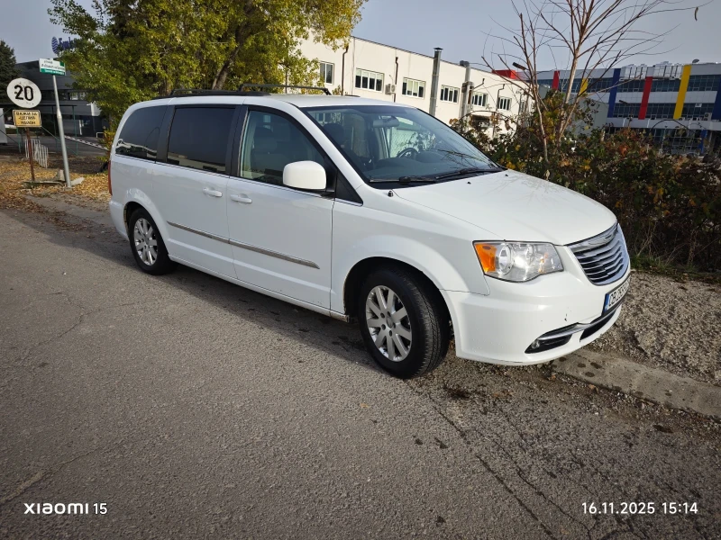 Chrysler Town and Country 3.6i Газ/Бензин , снимка 2 - Автомобили и джипове - 52423011