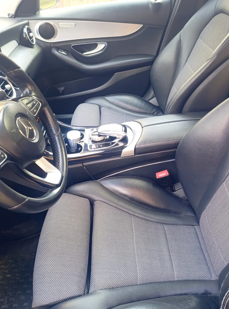 Mercedes-Benz C 220, снимка 4 - Автомобили и джипове - 53401878