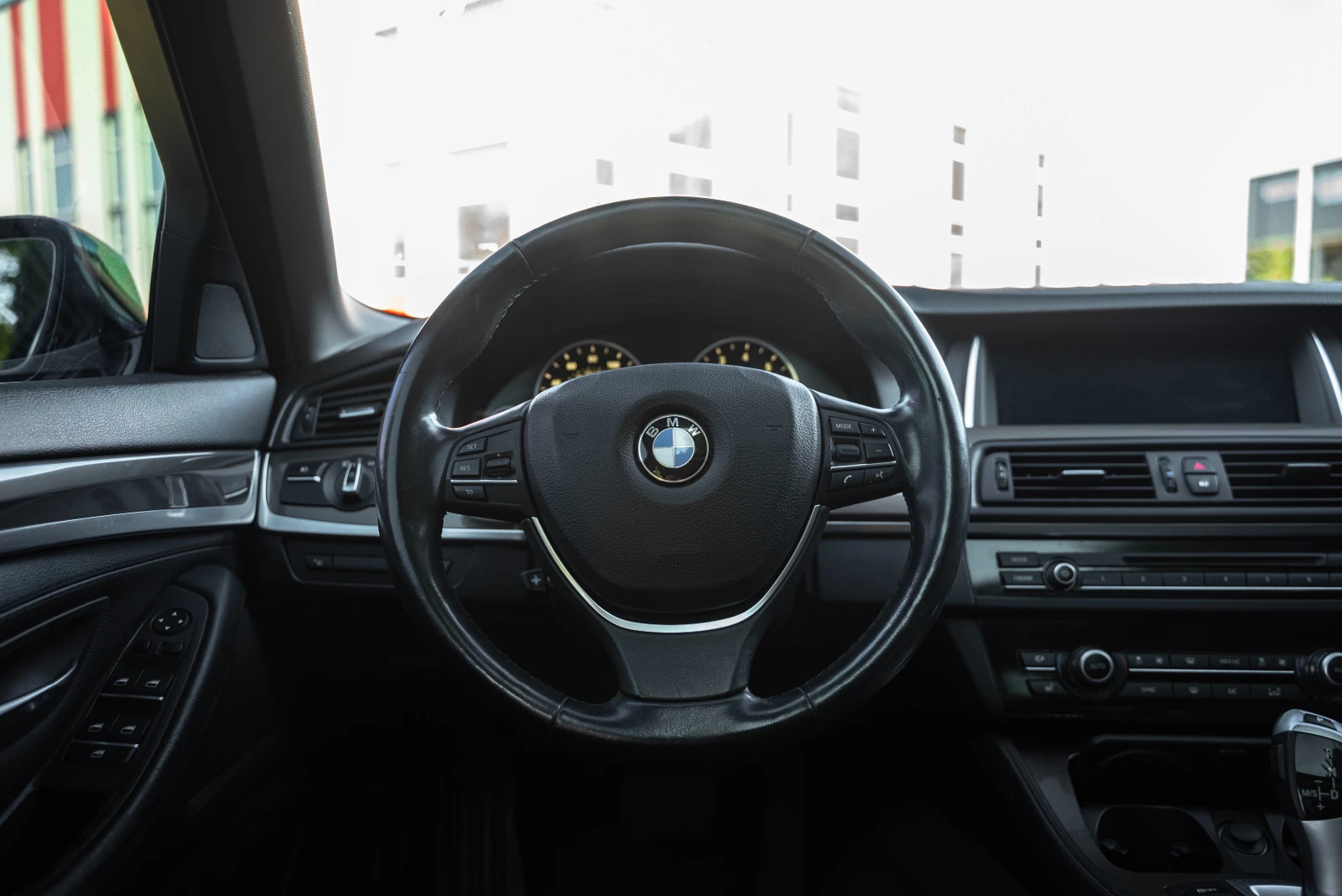 BMW 535 XDrive Facelift , снимка 10 - Автомобили и джипове - 52570339