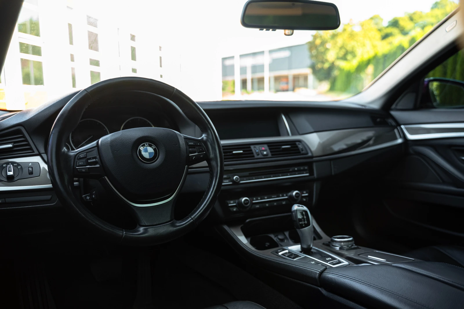 BMW 535 XDrive Facelift , снимка 9 - Автомобили и джипове - 52570339
