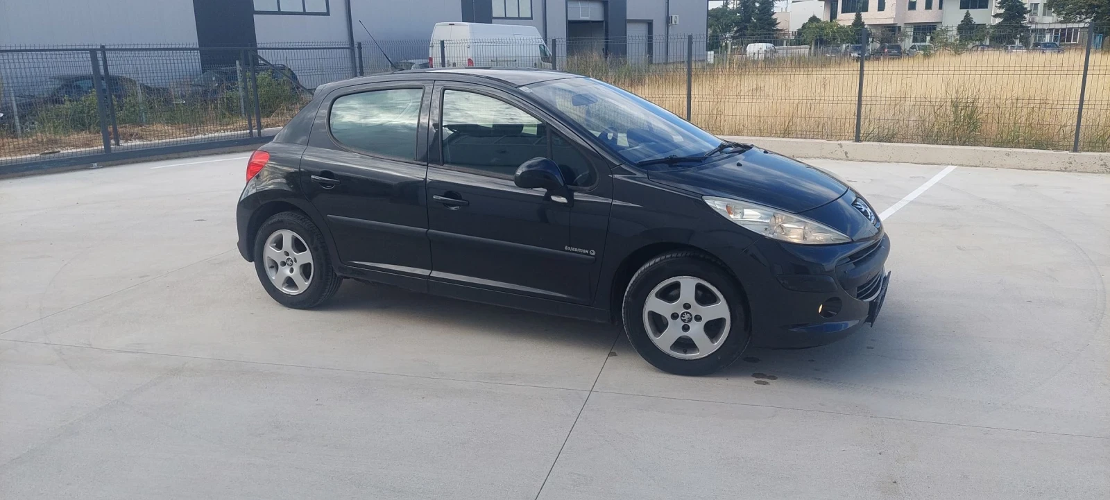 Peugeot 207 1.4 75коня - изображение 3