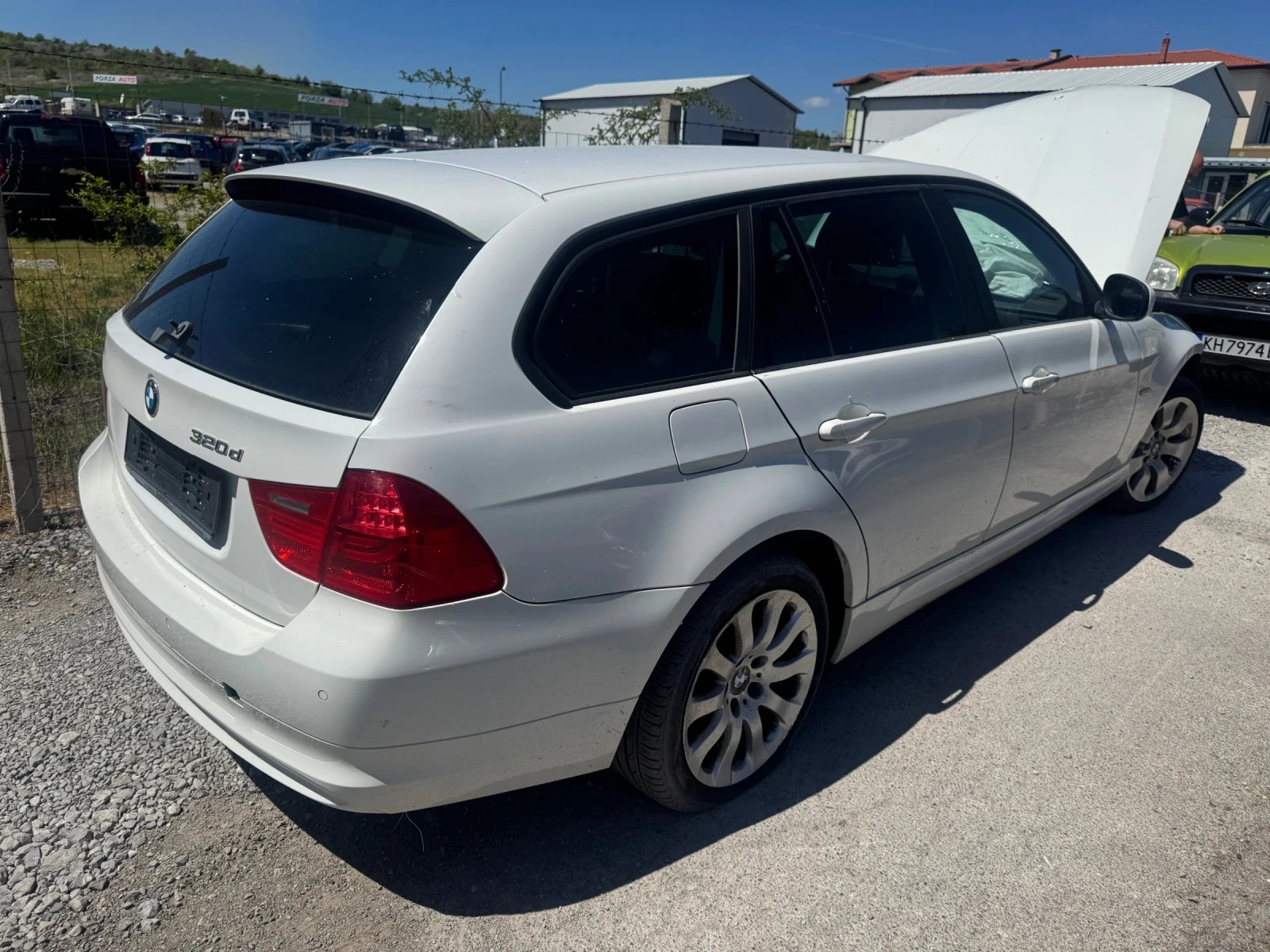 BMW 320 d FUTURA, снимка 2 - Автомобили и джипове - 48452744