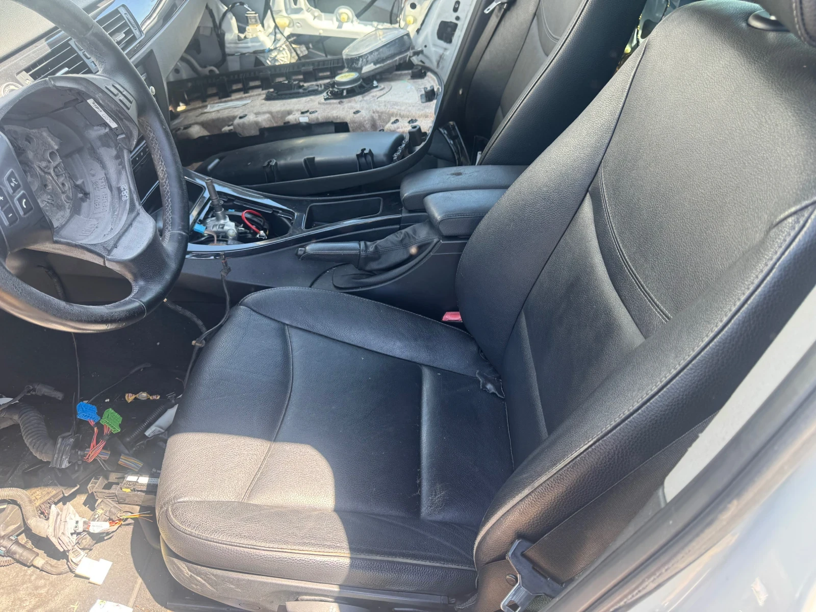 BMW 320 d FUTURA, снимка 4 - Автомобили и джипове - 48452744