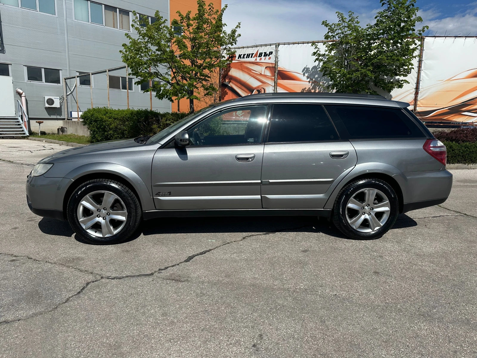 Subaru Outback 2.5i 165 к.с./Газ - изображение 2