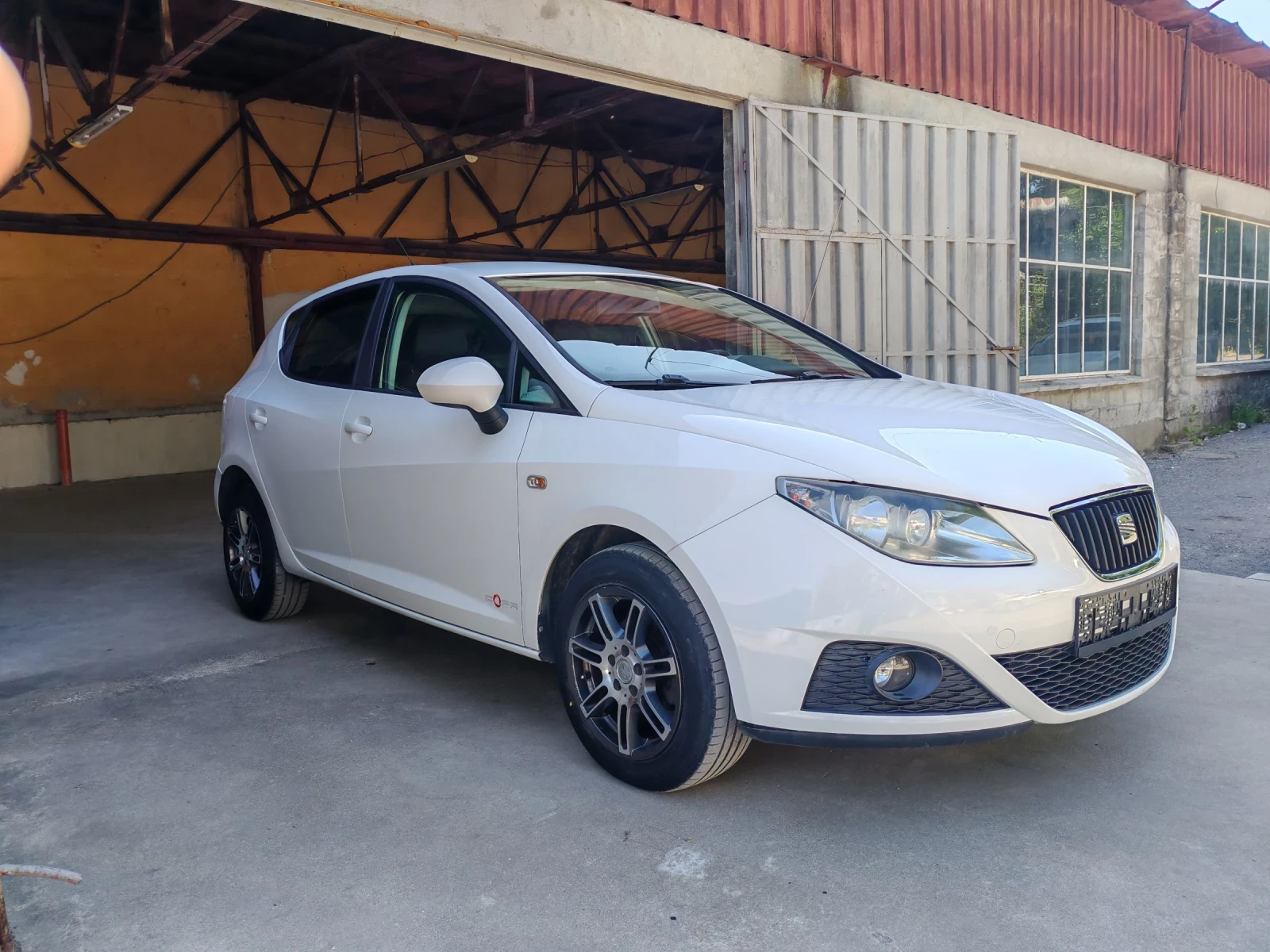 Seat Ibiza 1.2TDI 2011G - изображение 7
