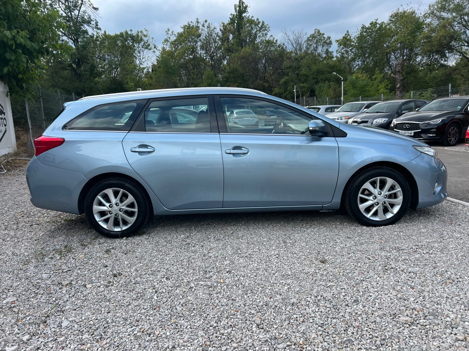 Toyota Auris 1.6-NAVI FULL - изображение 7