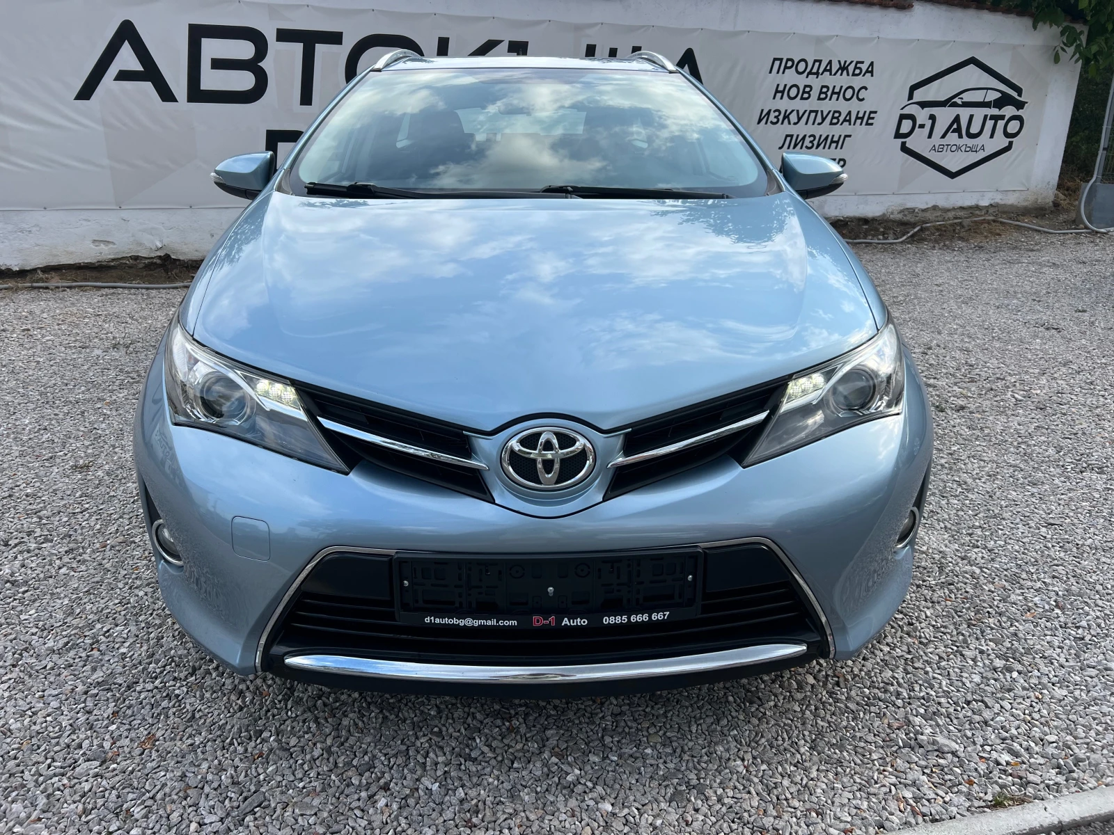 Toyota Auris 1.6-NAVI FULL - изображение 2