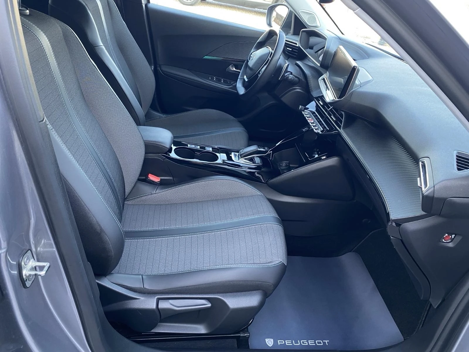 Peugeot 2008 1.5 BlueHDI 131HP S&S  * ALLURE PACK *  - изображение 10