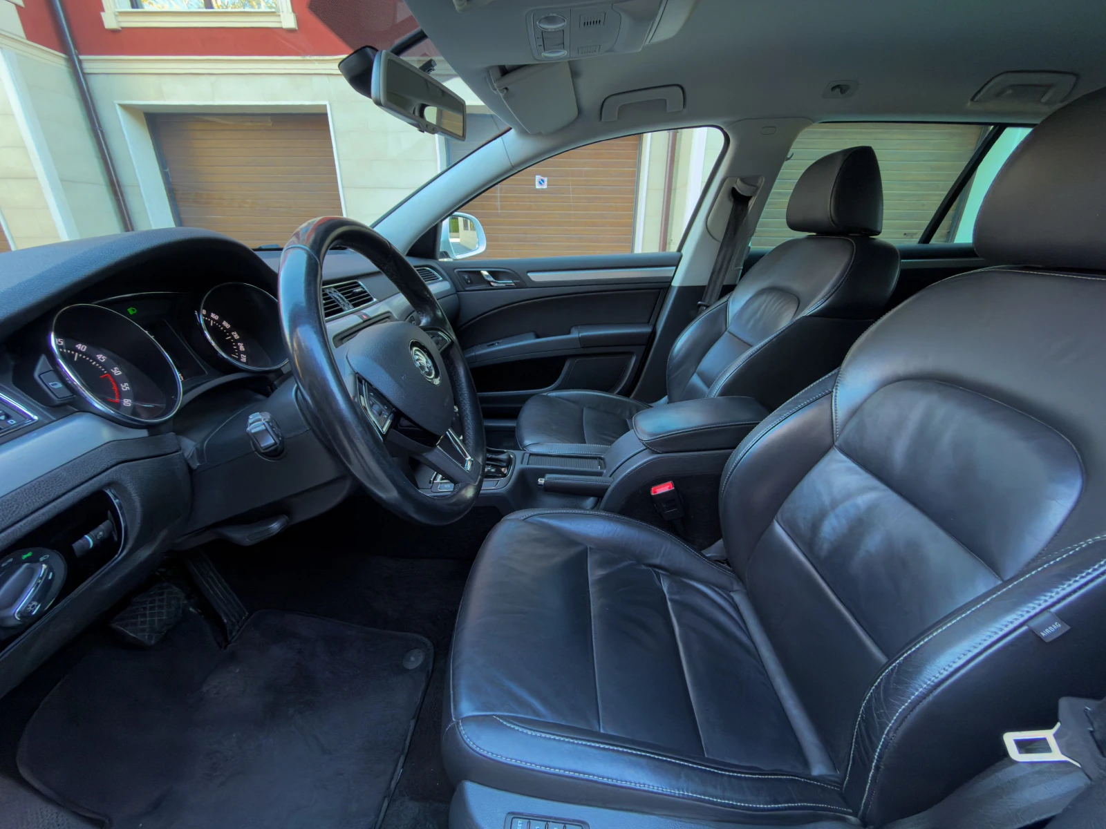 Skoda Superb 2.0 TDI EXCLUSIVE - изображение 10