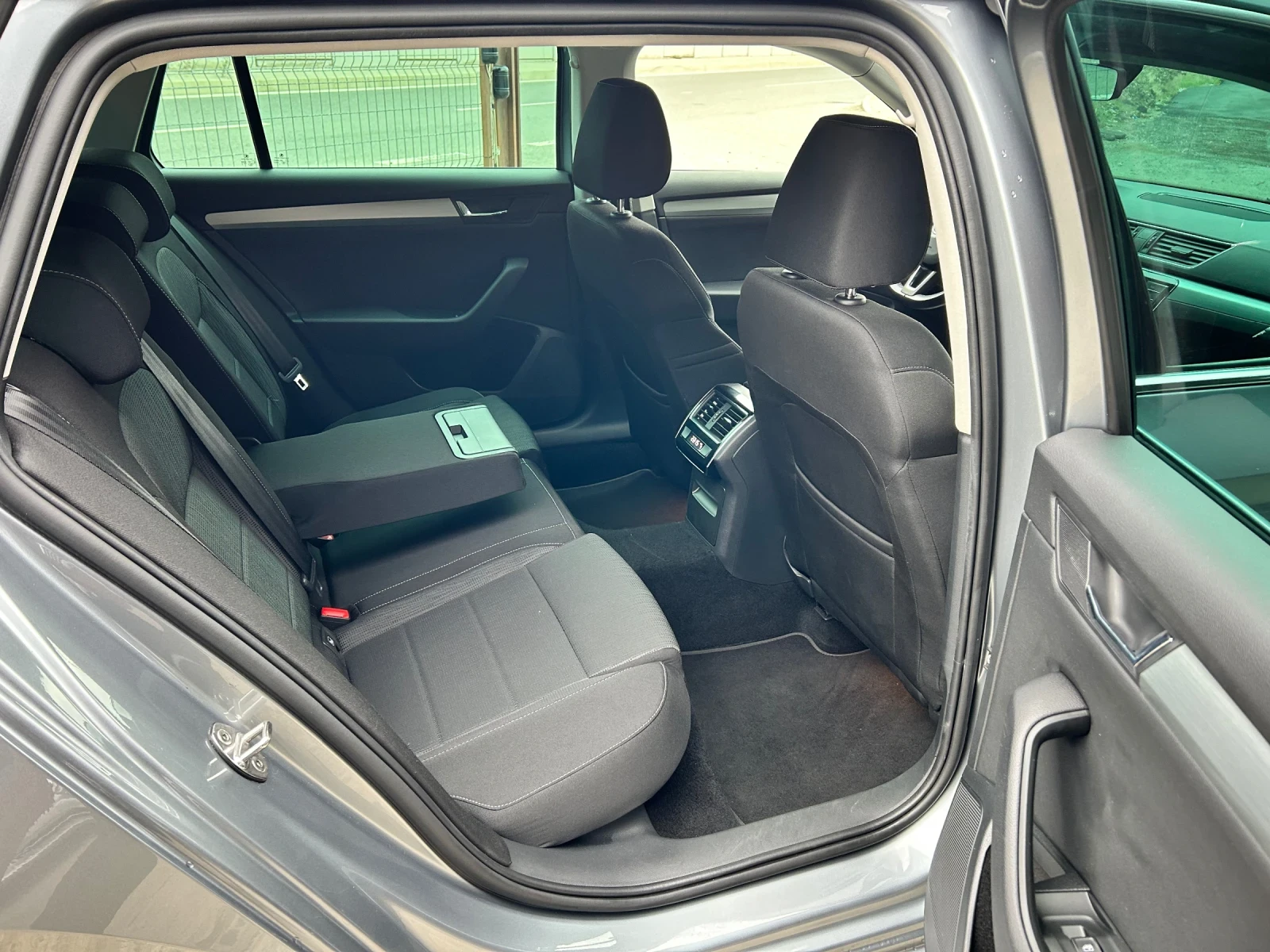 Skoda Superb 2.0TDI DSG | Mobile.bg   16