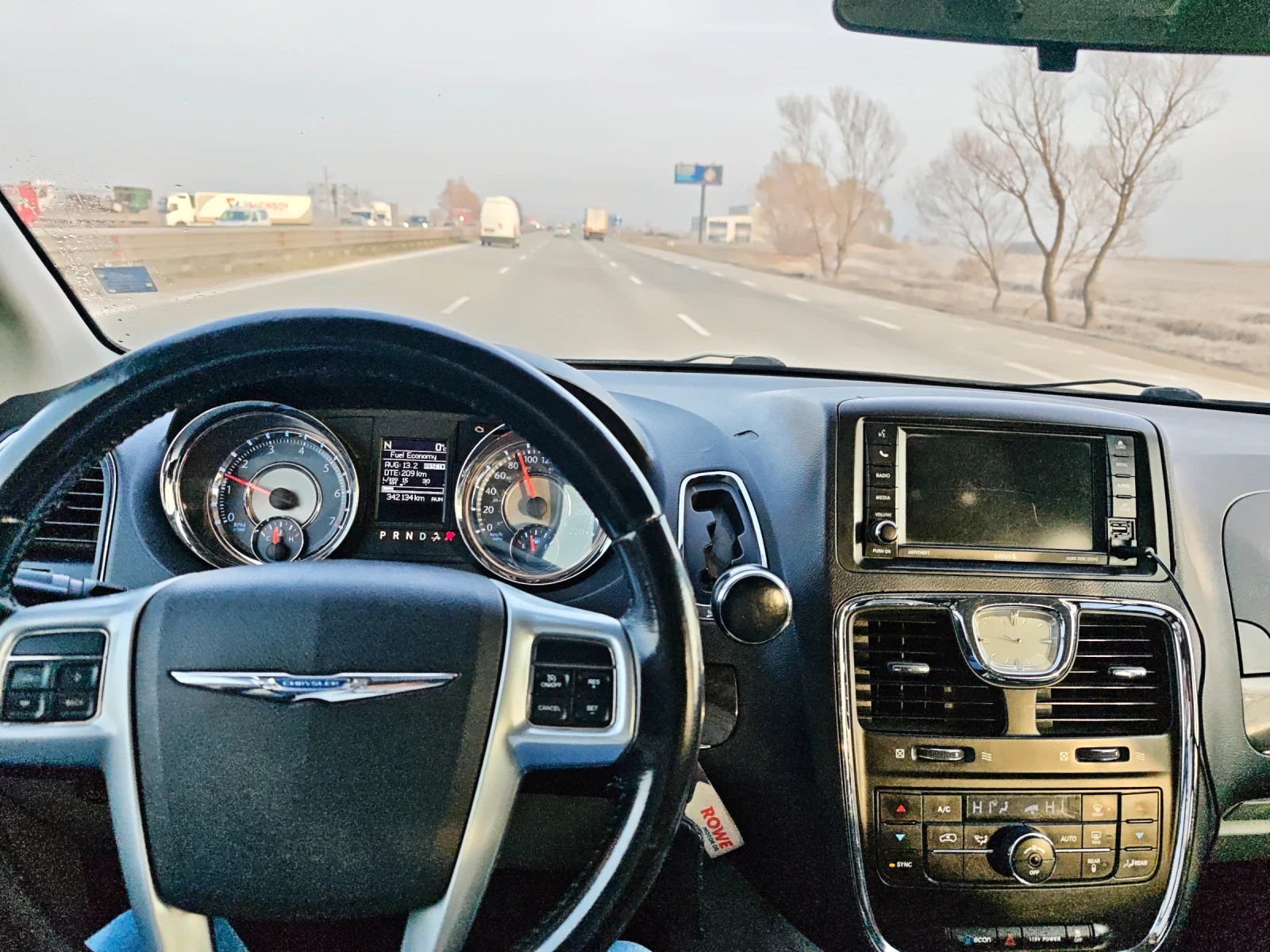 Chrysler Town and Country 3.6i /  | Mobile.bg   8