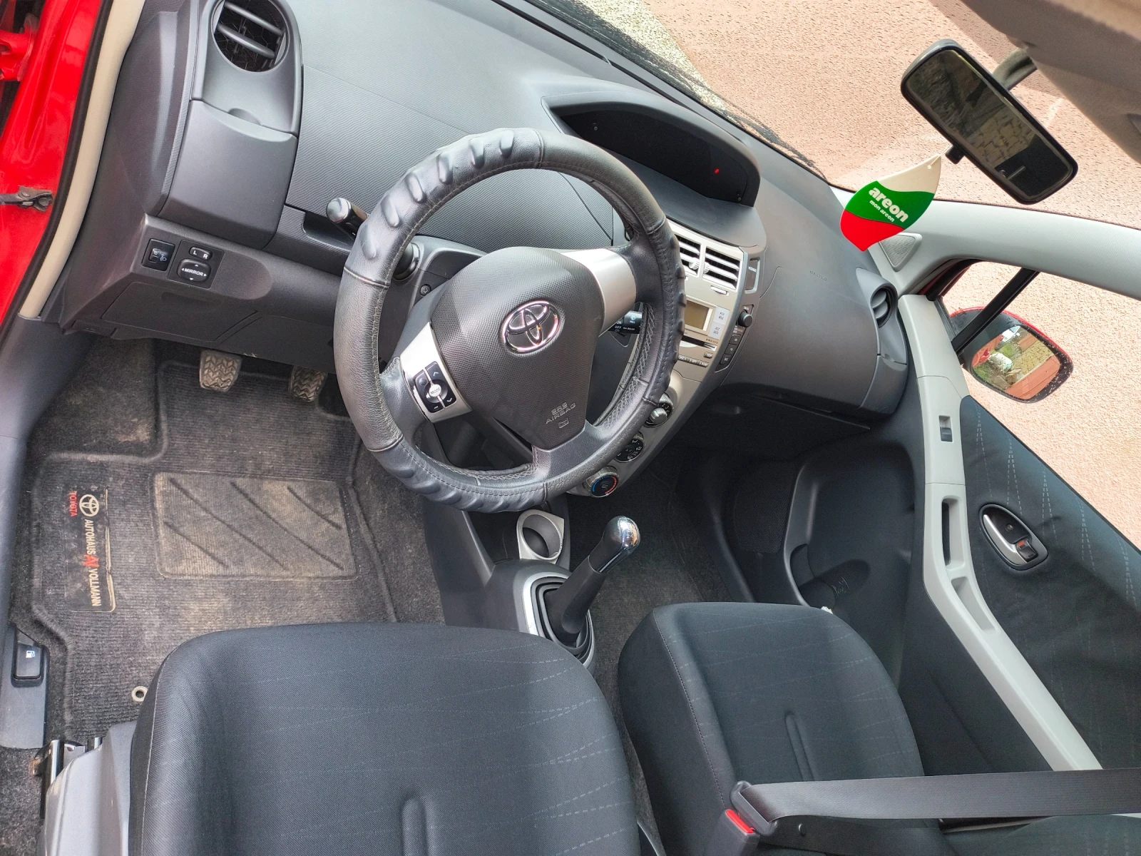 Toyota Yaris, снимка 14 - Автомобили и джипове - 53899899
