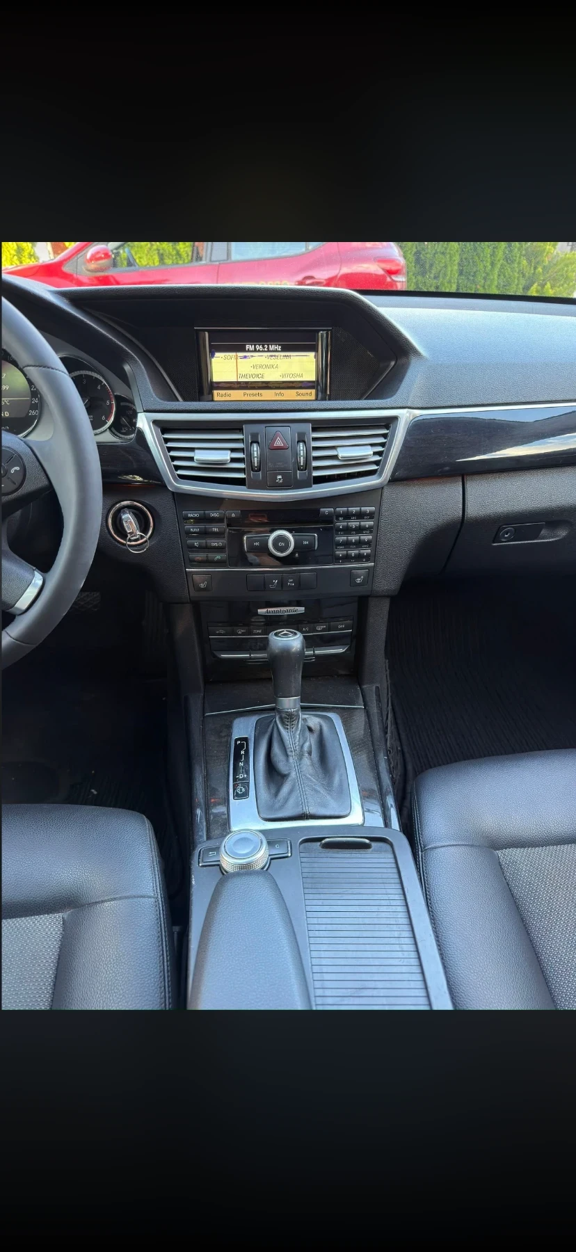 Mercedes-Benz E 200 Avangard Avtomat , снимка 11 - Автомобили и джипове - 54955816