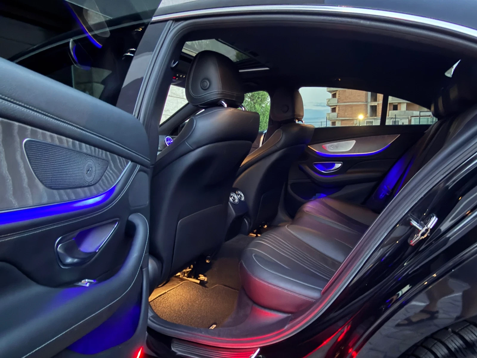 Mercedes-Benz CLS 400 D 4matic  9G AMG Burmester ЛИЗИНГ 100%, снимка 13 - Автомобили и джипове - 55088630