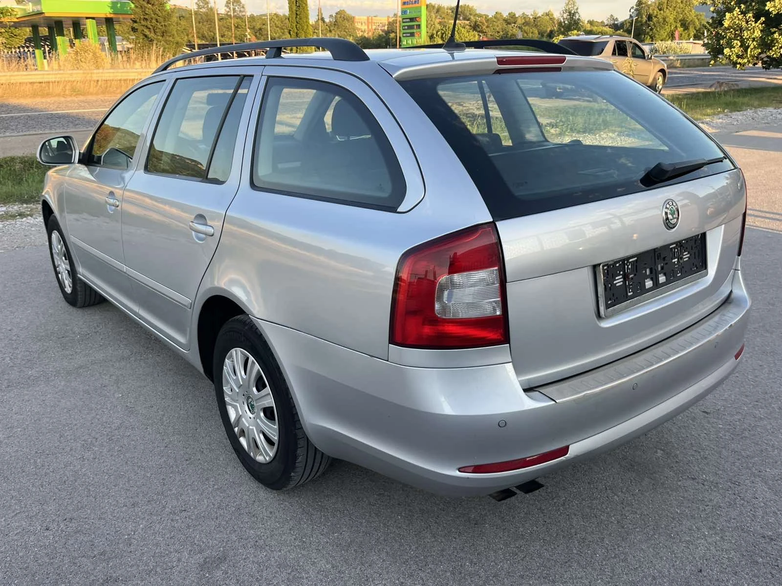 Skoda Octavia 1.6TDI 105кс 4Х4 6 СКОРОСТИ КЛИМАТРОНИК, снимка 5 - Автомобили и джипове - 55226082