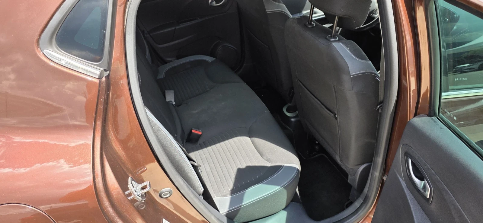 Renault Clio 1.5DCI-90 EU6* AUTOMATIC * NAVI* LED, снимка 8 - Автомобили и джипове - 55259750