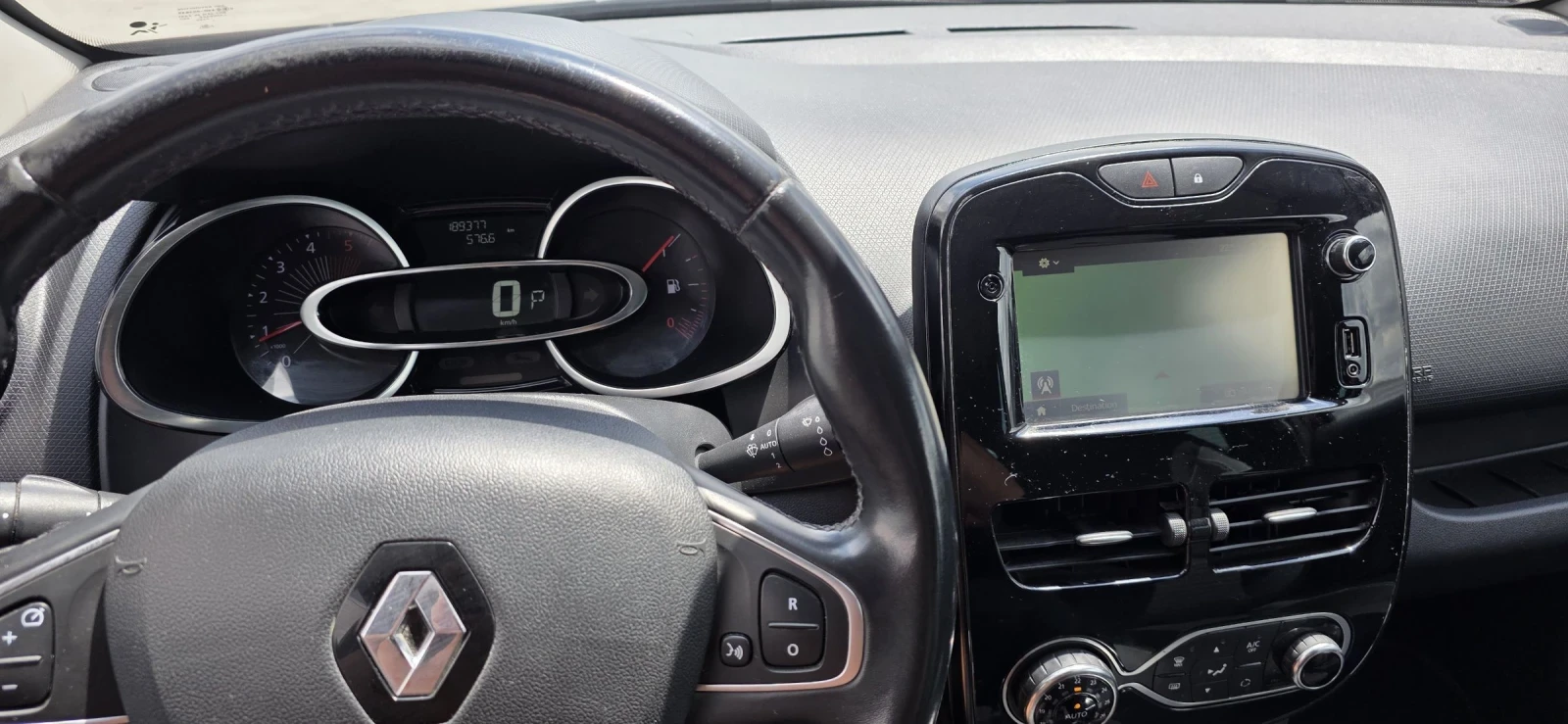 Renault Clio 1.5DCI-90 EU6* AUTOMATIC * NAVI* LED, снимка 12 - Автомобили и джипове - 55259750
