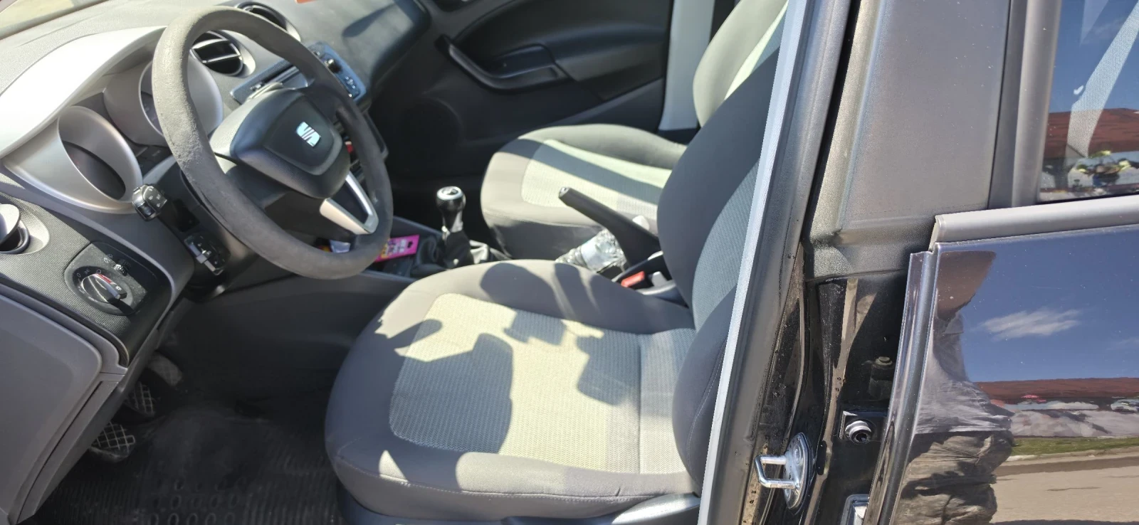 Seat Ibiza 1.4 Газ, снимка 9 - Автомобили и джипове - 55355252
