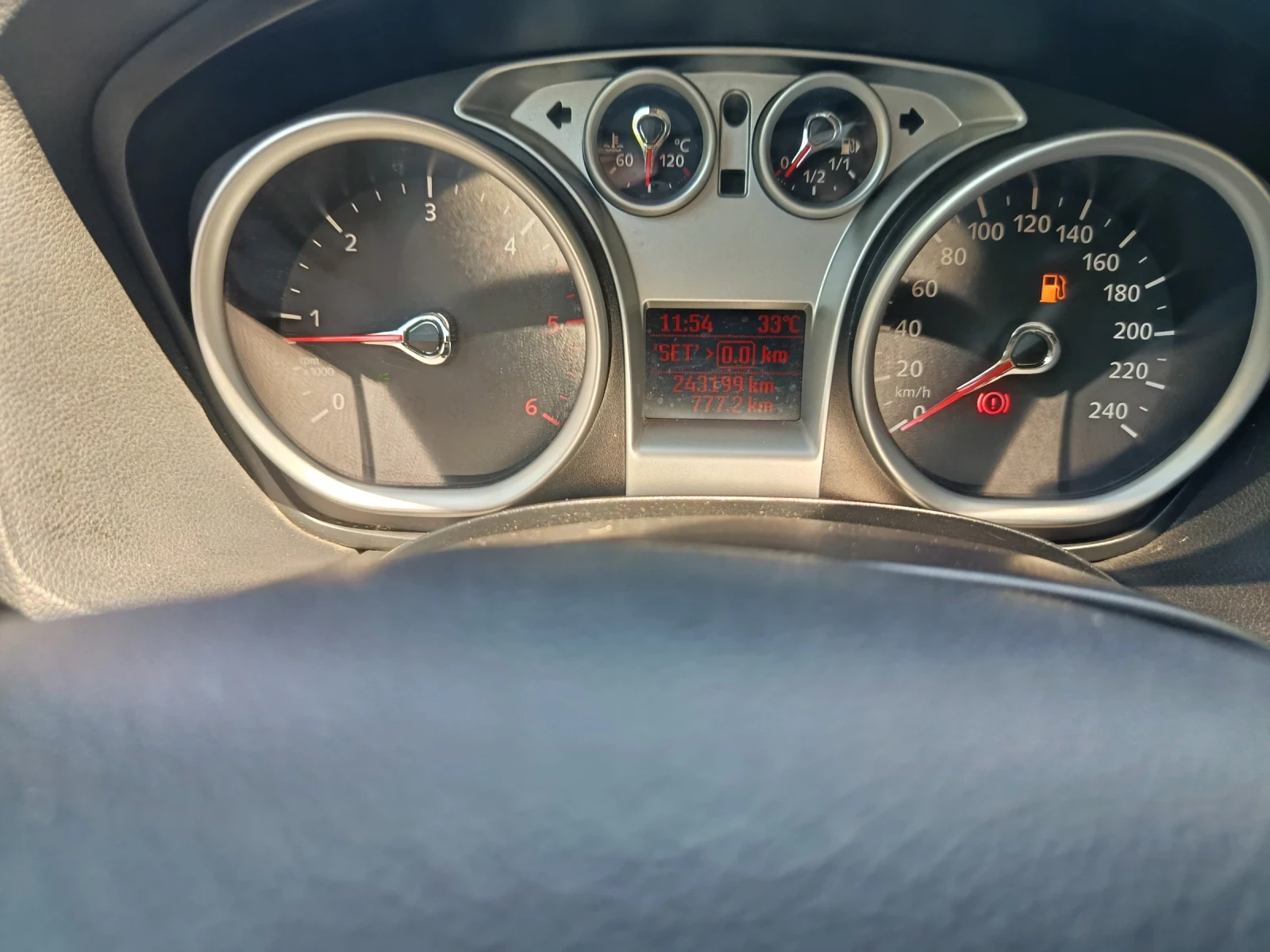 Ford Focus 1.6HDI, снимка 9 - Автомобили и джипове - 55540113