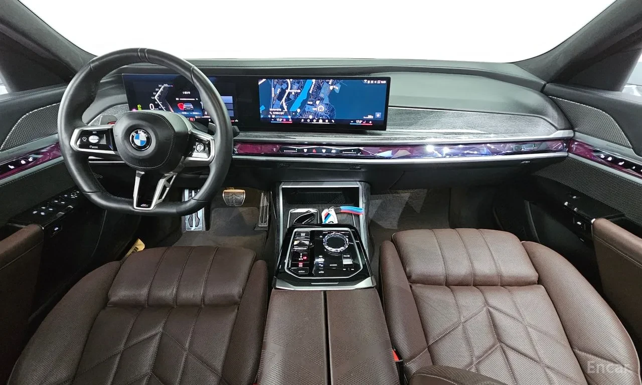 BMW 740 Theatre Screen* Bowers & Wilkins Diamond* M Sport, снимка 5 - Автомобили и джипове - 55902976