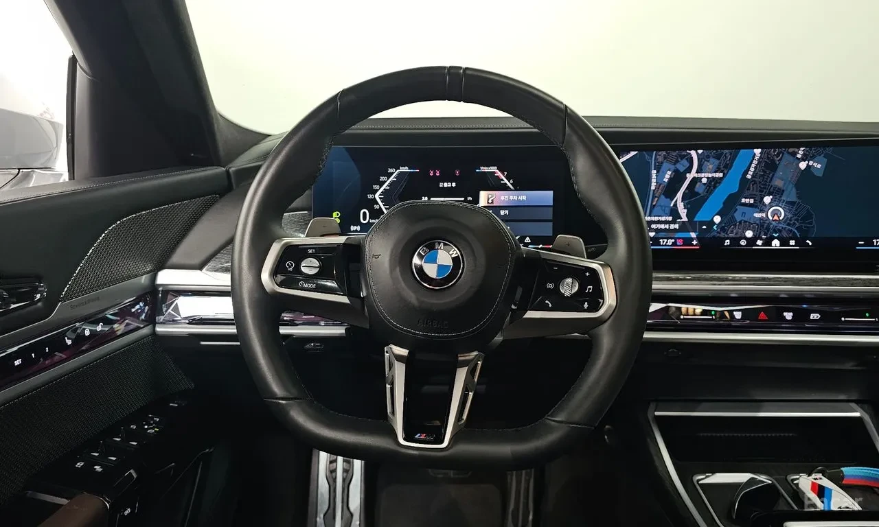 BMW 740 Theatre Screen* Bowers & Wilkins Diamond* M Sport, снимка 8 - Автомобили и джипове - 55902976