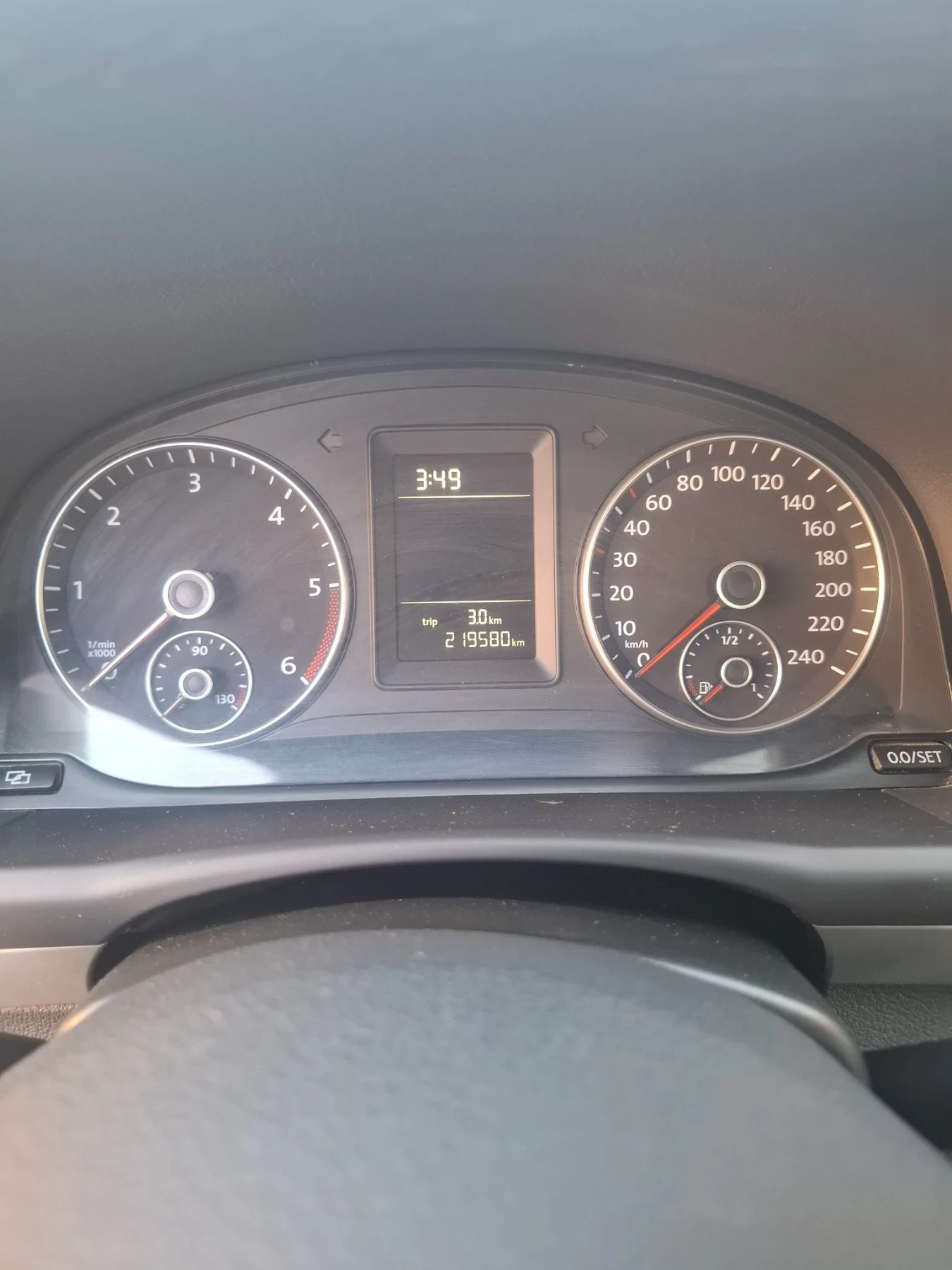 VW Touran 1.6TDI, снимка 9 - Автомобили и джипове - 56716986
