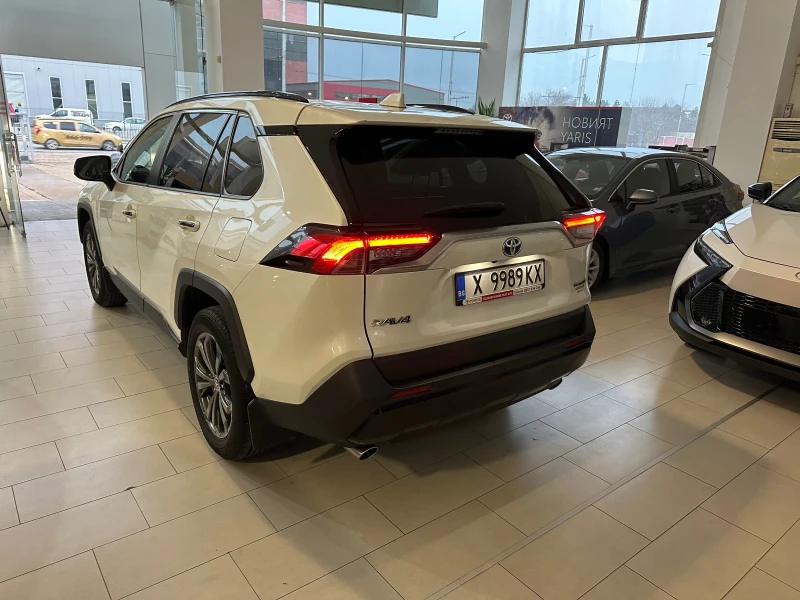 Toyota Rav4 Luxury, снимка 2 - Автомобили и джипове - 48234032