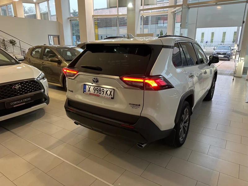 Toyota Rav4 Luxury, снимка 4 - Автомобили и джипове - 48234032