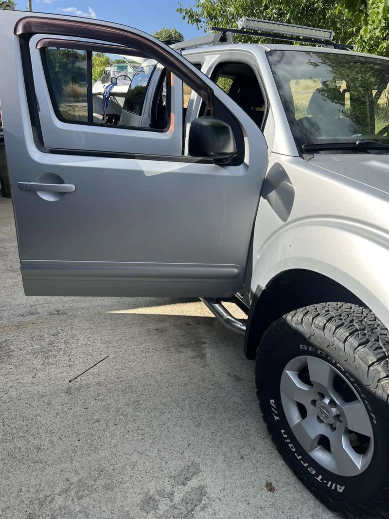 Nissan Pathfinder 4.0 бензин, снимка 5 - Автомобили и джипове - 53096225