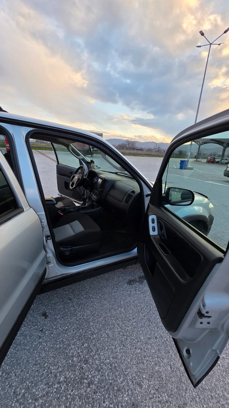 Ford Maverick, снимка 11 - Автомобили и джипове - 53305004