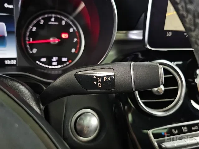 Mercedes-Benz GLC 300 4MATIC AMG Line, снимка 7 - Автомобили и джипове - 55681667