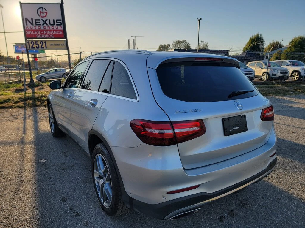Mercedes-Benz GLC 300 * Панорама* Подгрев - изображение 7