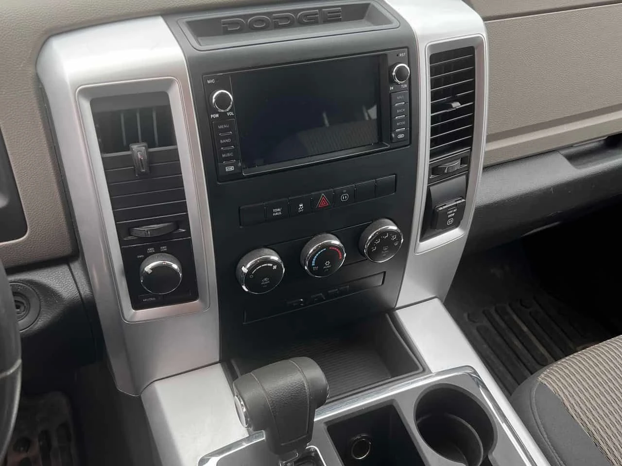 Dodge RAM 1500 * SLT * ЕЛ. СЕДАЛКИ* KEYLESS*  - изображение 9