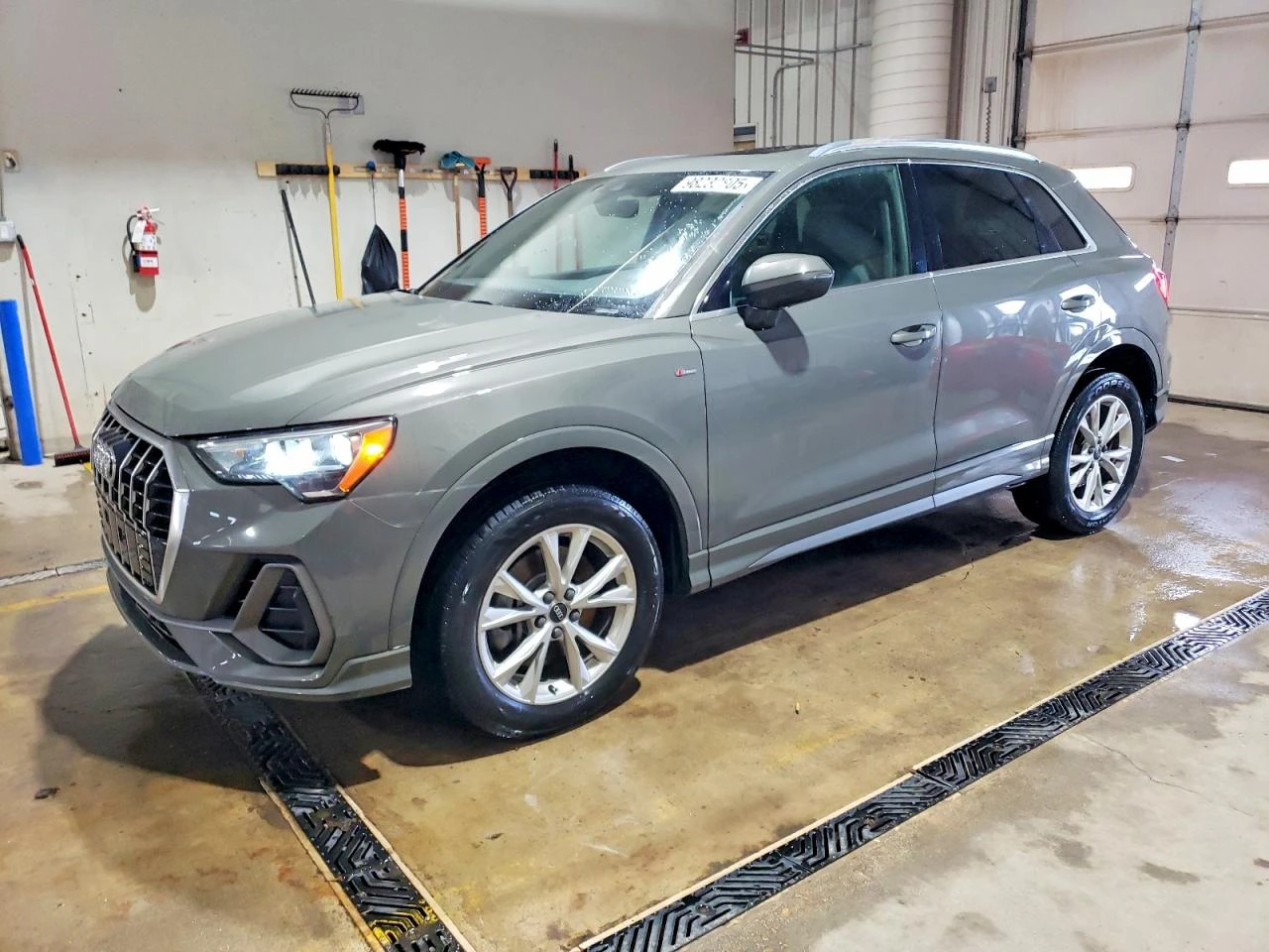 Audi Q3 * PREMIUM* S-LINE* 45* AWD*  | Auto.bg — изображение 1