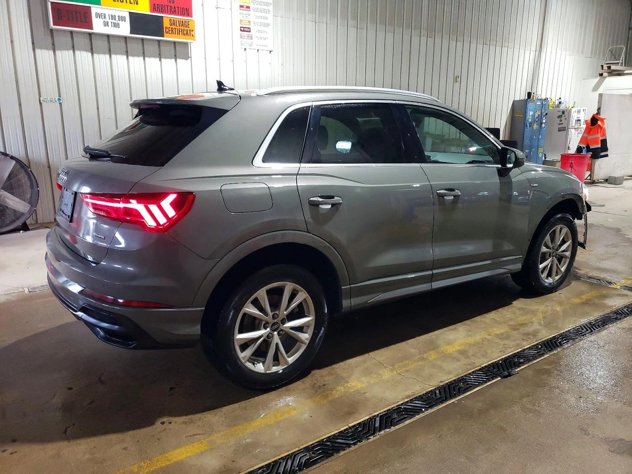 Audi Q3 * PREMIUM* S-LINE* 45* AWD*  | Mobile.bg � ����������� 4