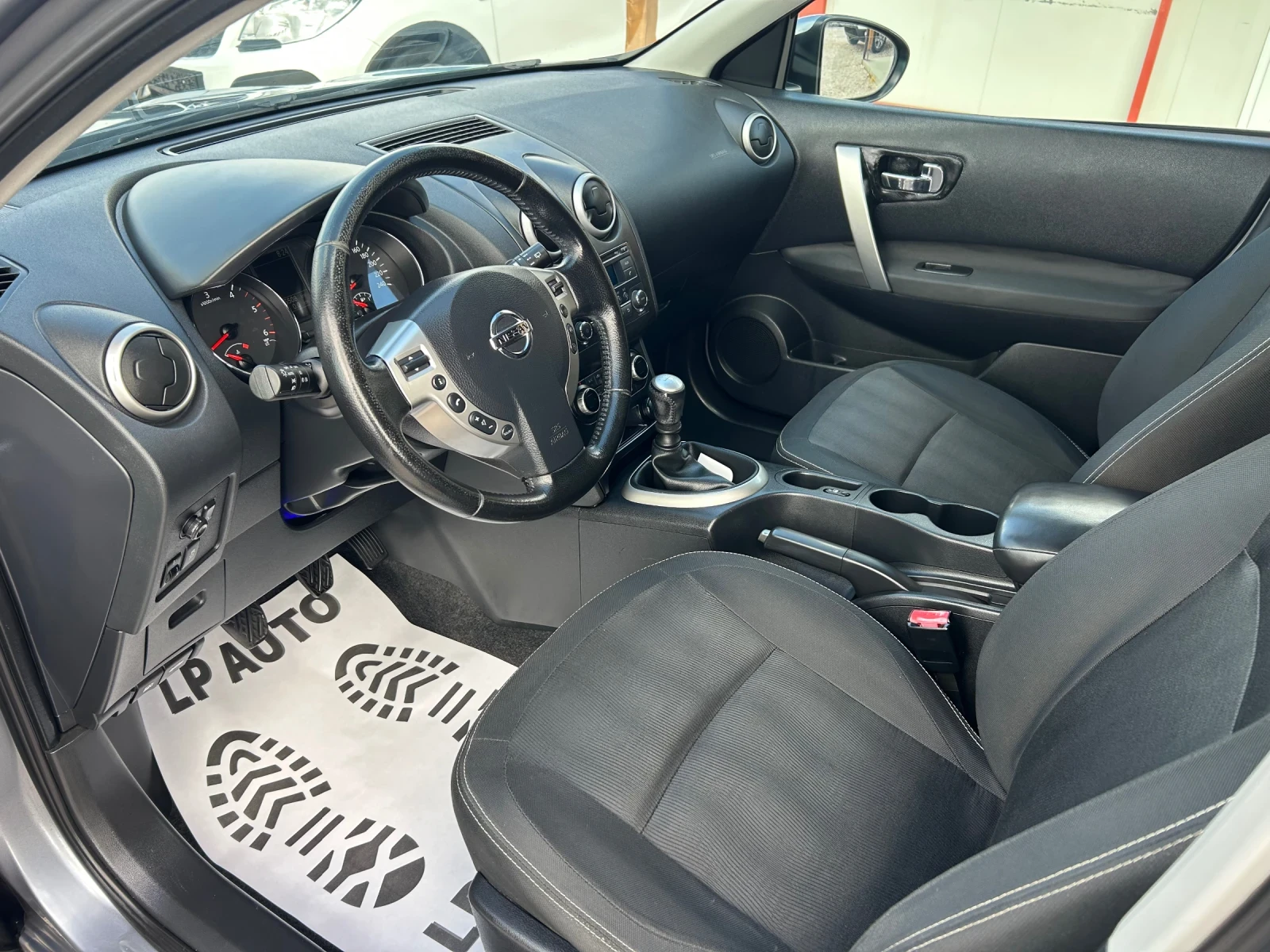 Nissan Qashqai * 1.6dci* 130к.с* ITALY* , снимка 9 - Автомобили и джипове - 54076556
