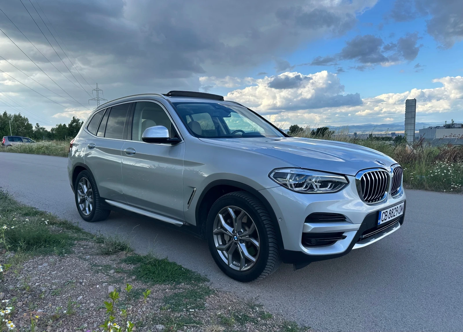 BMW X3 FULL/ПАНОРАМА/360/KEYLESS/МЪРТВА ТОЧКА/ПАМЕТ/HUD, снимка 2 - Автомобили и джипове - 55174995