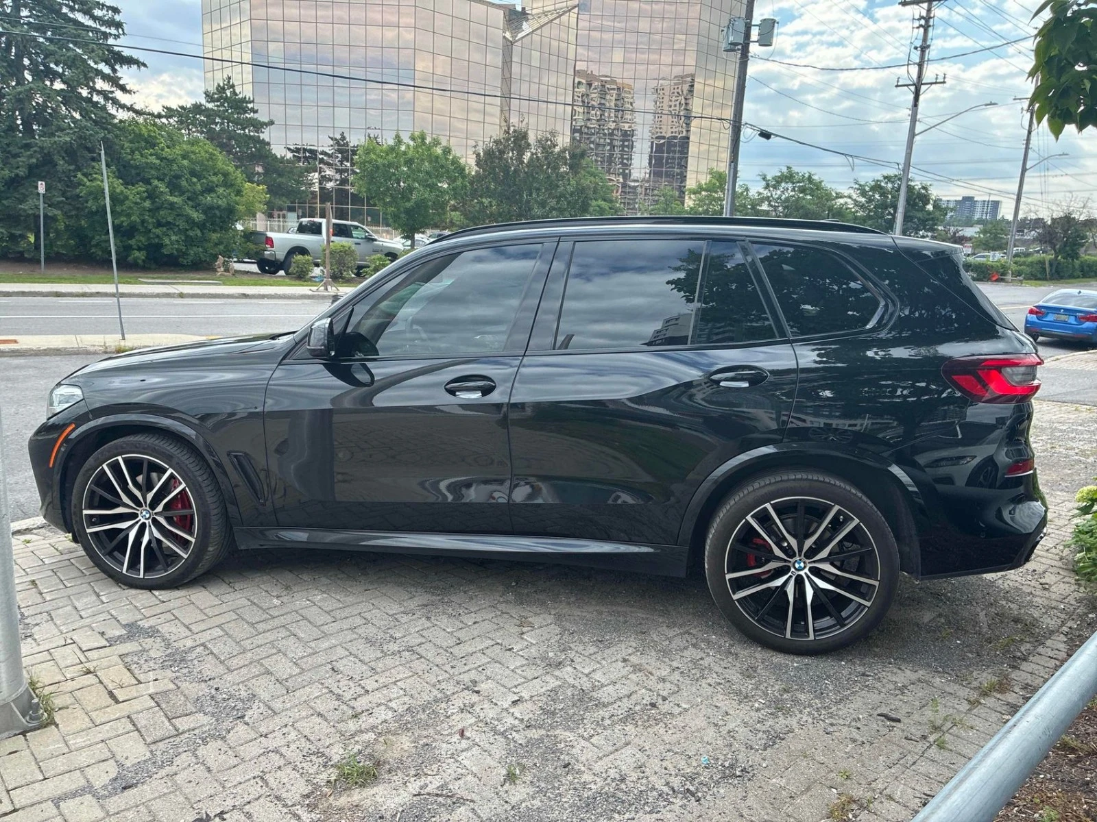 BMW X5 M Pack * Обдухване * АвтоКредит * (ЦЕНА ДО БГ), снимка 3 - Автомобили и джипове - 55580814