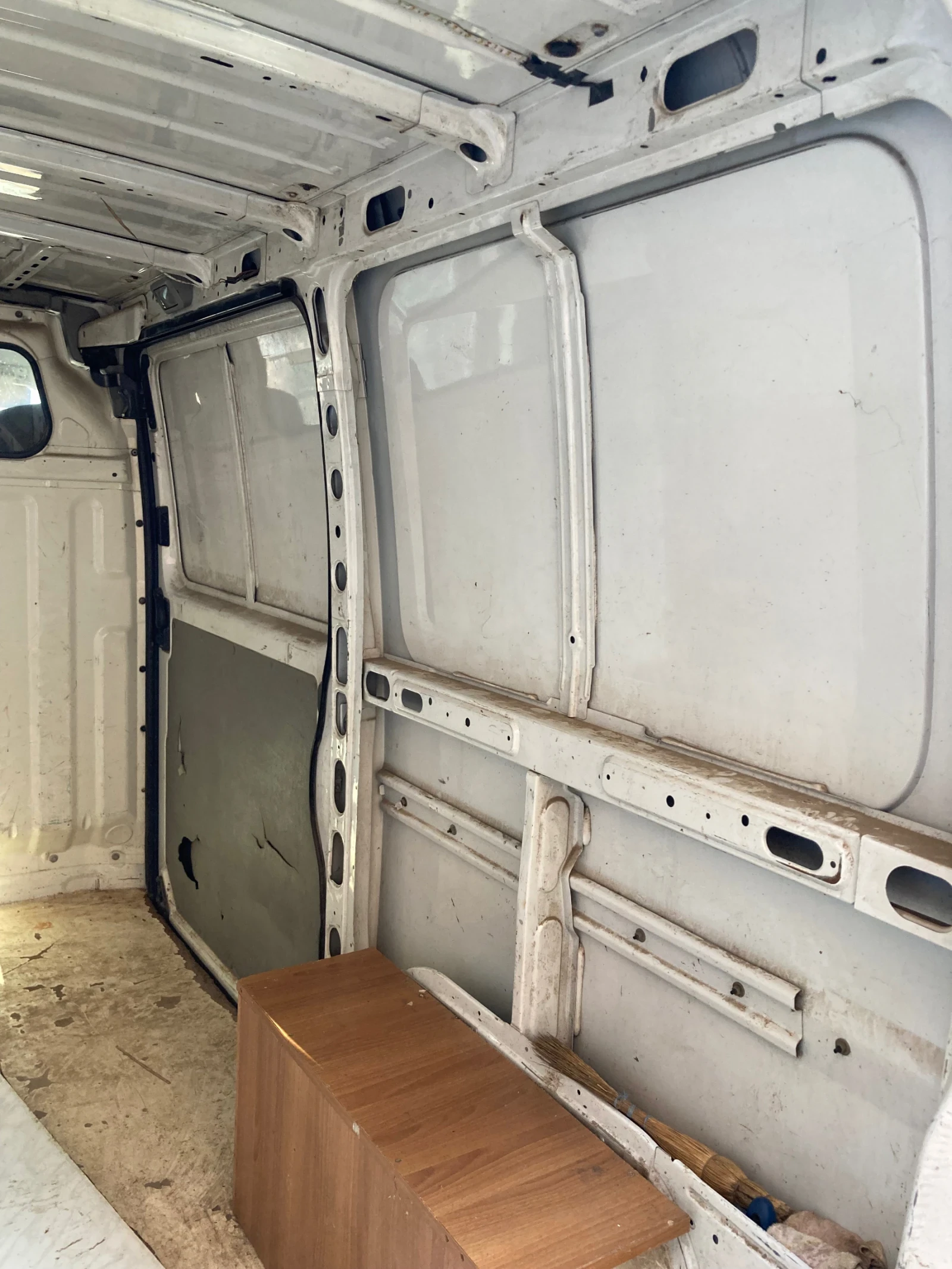 Nissan Interstar ������� | Mobile.bg � ����������� 7