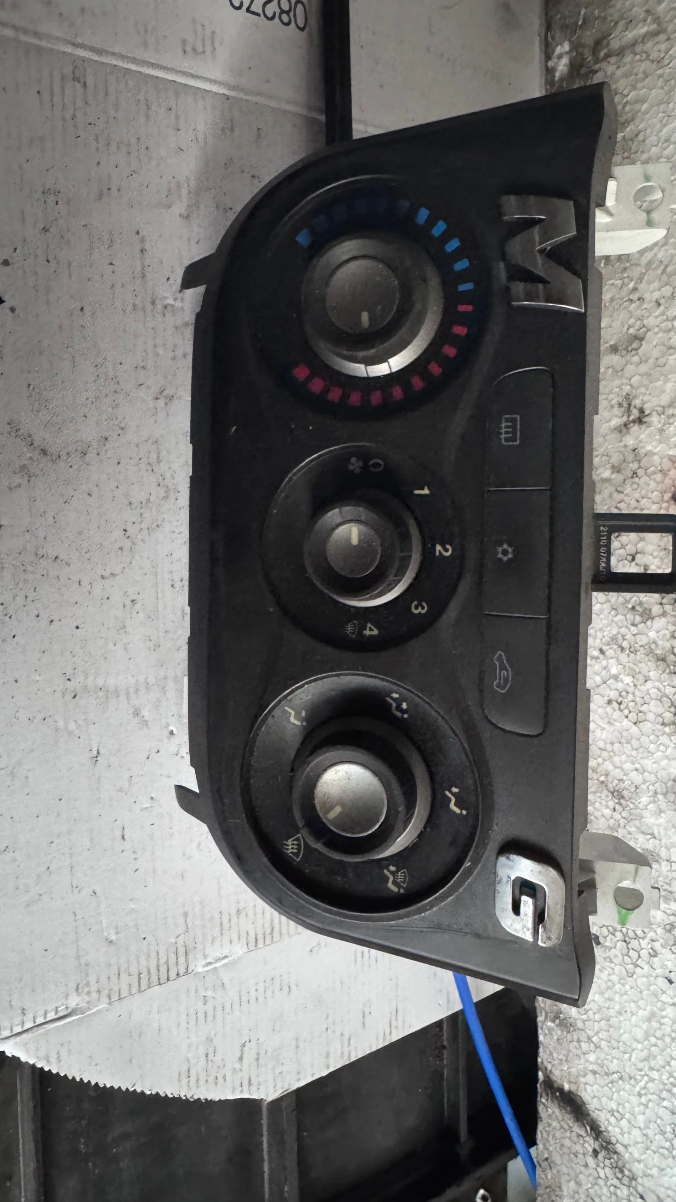   /  /   Fiat Punto - 5G1140100 | Mobile.bg   1