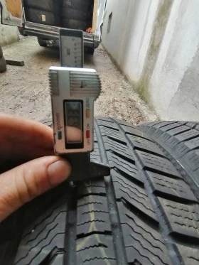 Гуми Зимни 235/60R18, снимка 3